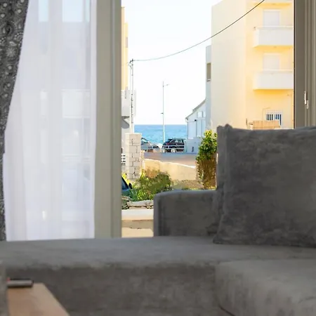 3a Seaside Luxury Apartment *
