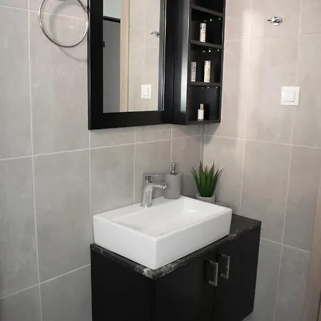 Apartment 3a Seaside Luxury *